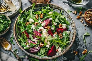 Beetroot and goat cheese salad