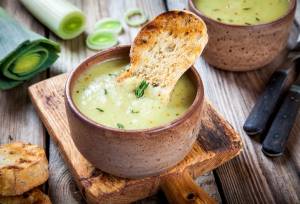 Leek soup with croutons